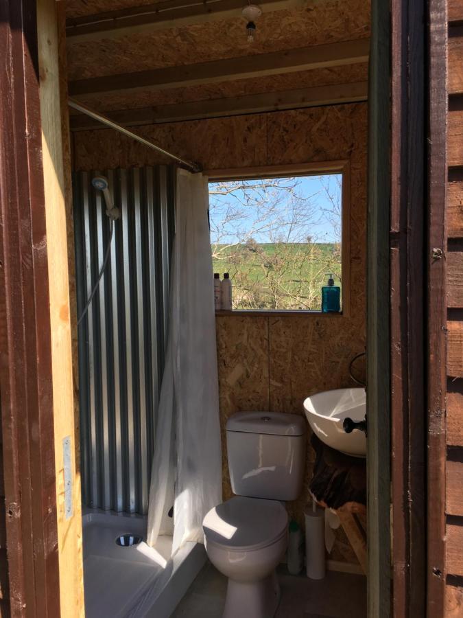 The Shepherds Hut At The Shippen, Tiphayes Гонитон Экстерьер фото